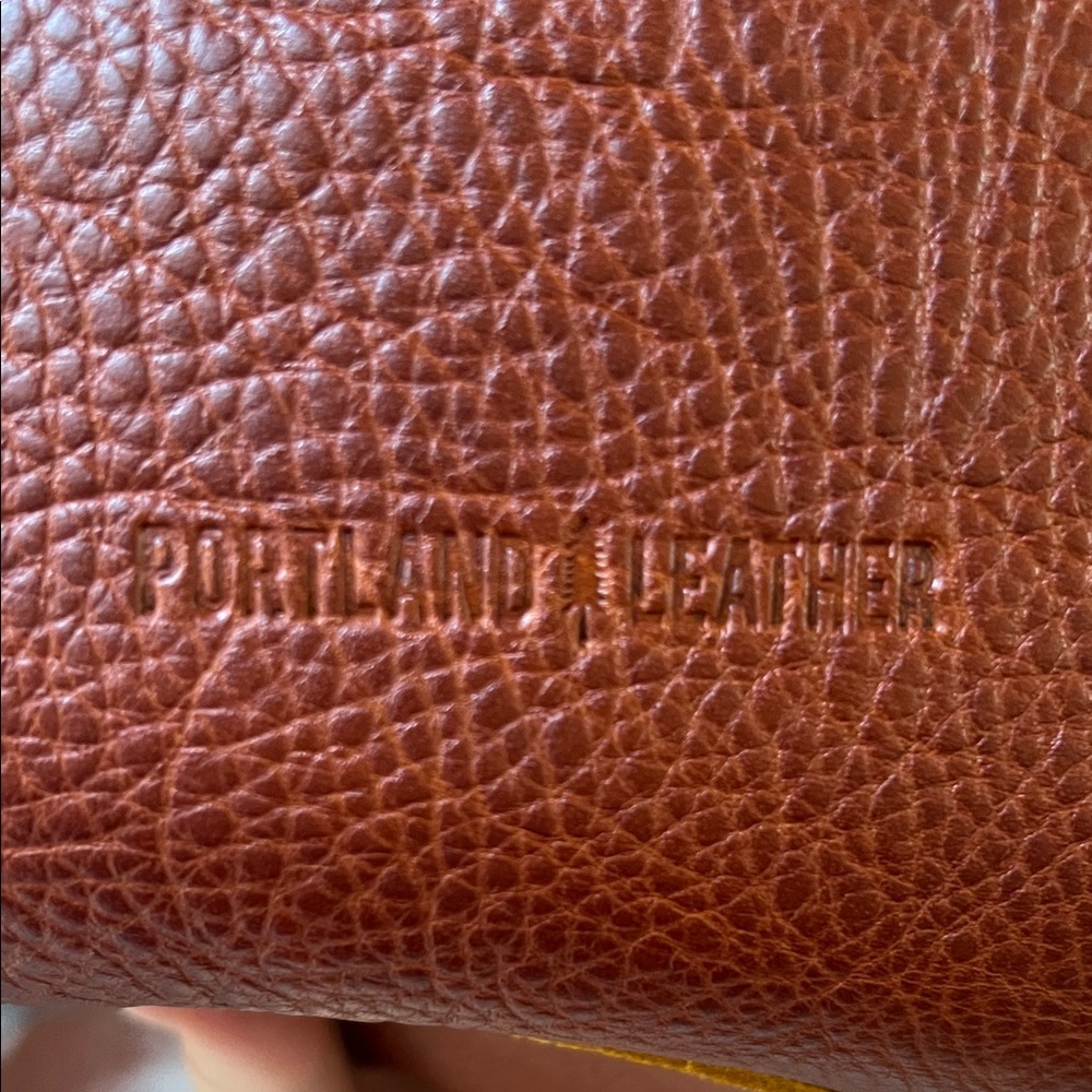 Portland Leather Goods Aspen Shoulder Bag in Sienna Pebbled Leather - Picture 2 of 11